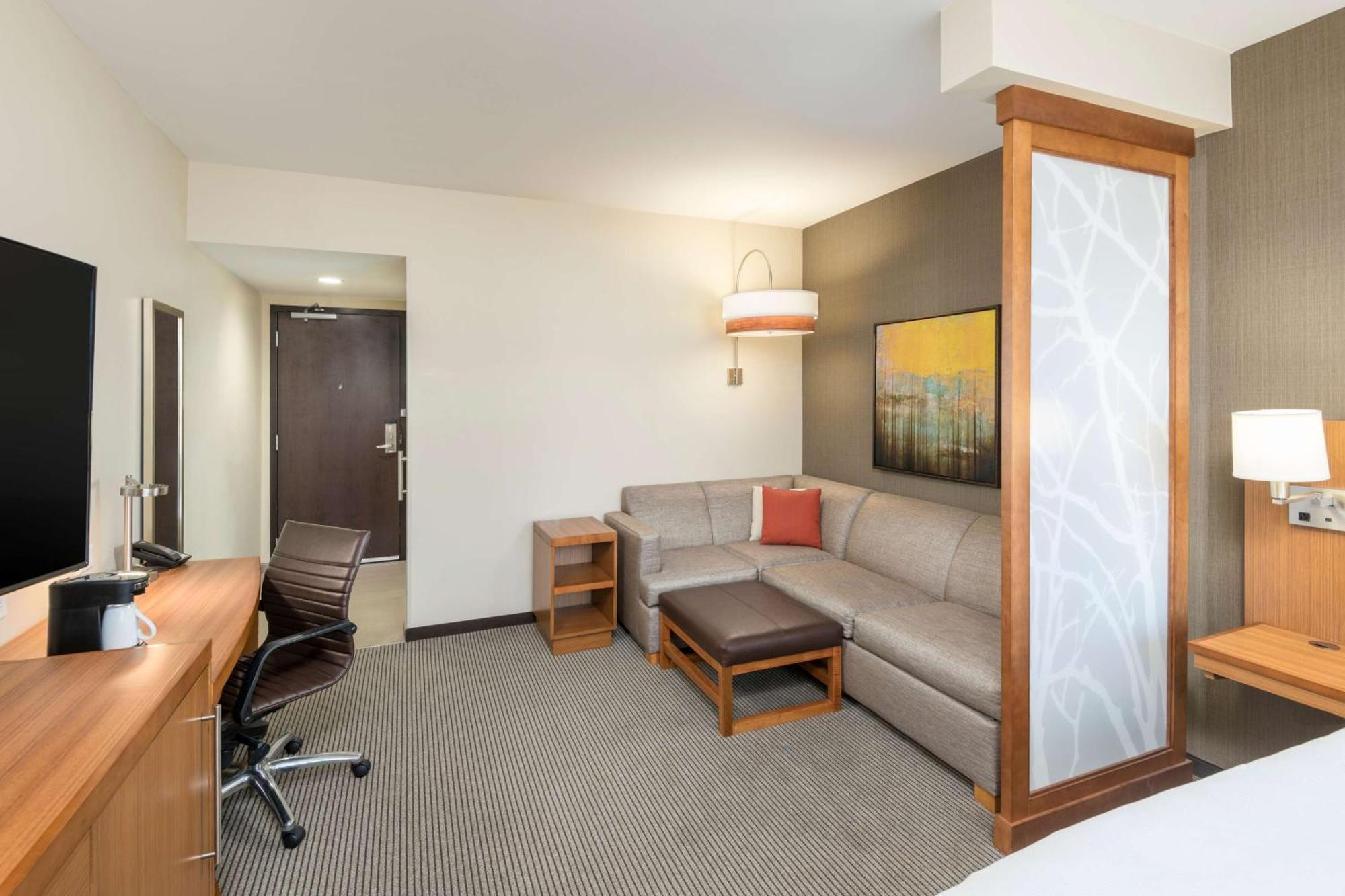 Hyatt Place Greenville Downtown Exterior photo
